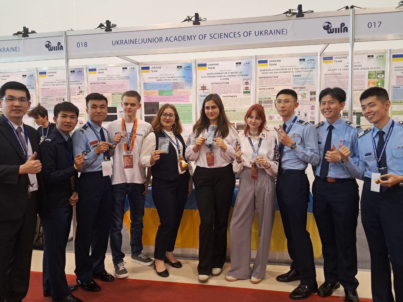 Photo 5321199729829941318 y