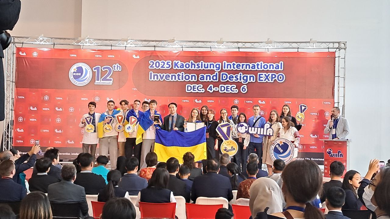 Photo 5321199729829941319 y